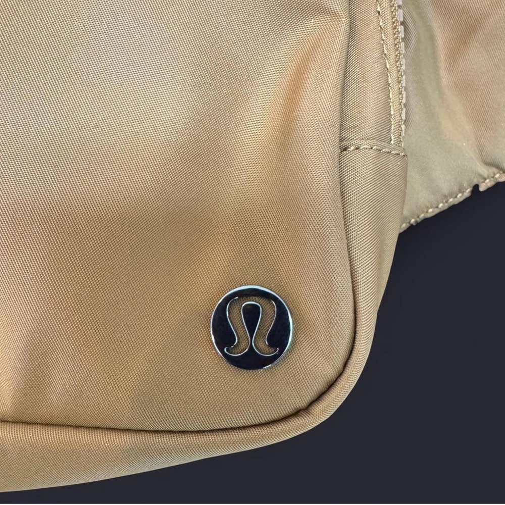 lululemon everywhere tan Belt Bag - Picture 6 of 7